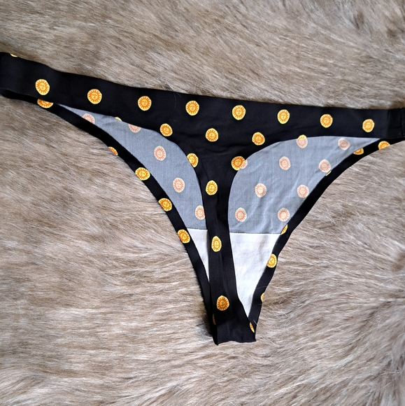 NWOT • UO Out from Under • Black Sun Stretch Seamless Pattern Thong Medium - Picture 9 of 10